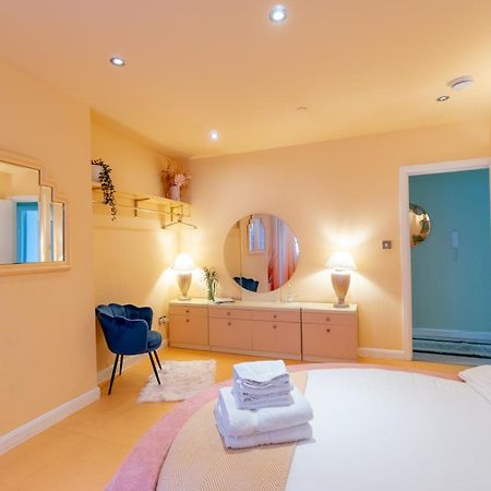 The Courtyard Suite By Margate Suites Exterior photo