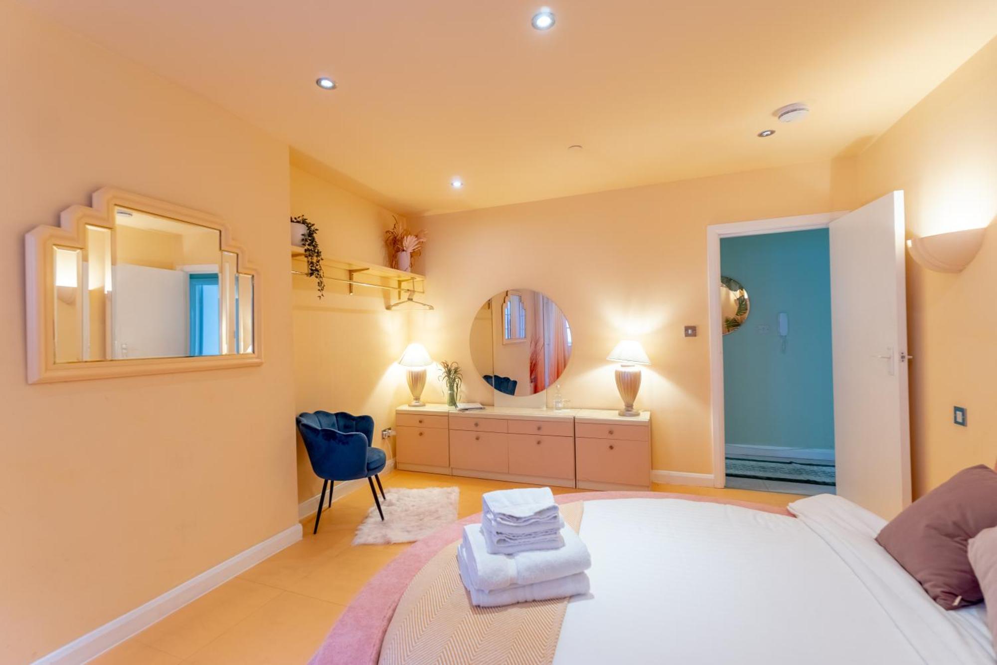 The Courtyard Suite By Margate Suites Exterior photo
